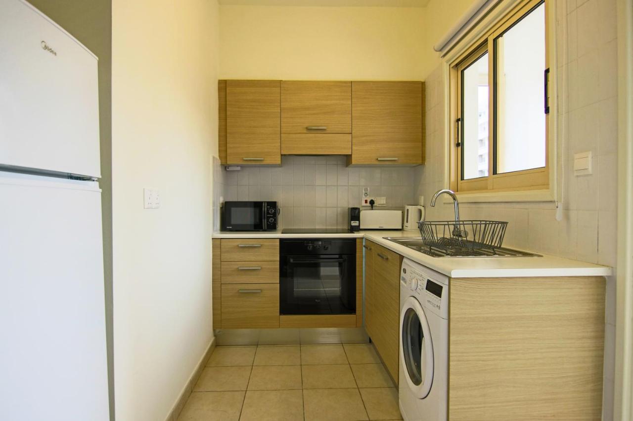 Phaedrus Living City View Luxury Iras Flat 102 Nicosia Exteriör bild